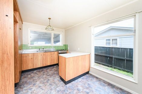 Photo of property in 52 Halswell Crescent, Westbrook, Palmerston North, 4412