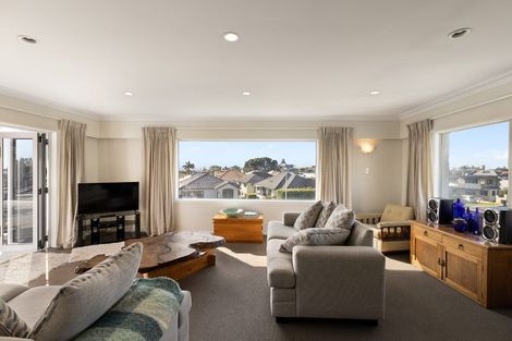Photo of property in 118 Oceanview Road, Mount Maunganui, 3116