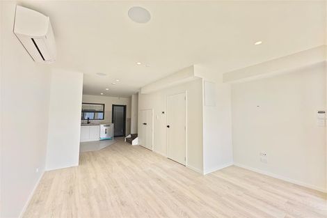 Photo of property in 13/13 Grove Lane, Pakuranga, Auckland, 2010