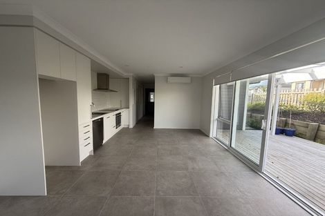 Photo of property in 37 Maraeariki Avenue, Orewa, 0931