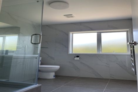 Photo of property in 1/163 Onewa Road, Birkenhead, Auckland, 0626