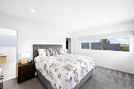 Photo of property in 33 Roy Hilton Drive, Flagstaff, Hamilton, 3210