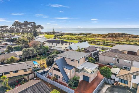 Photo of property in 25a Dickson Road, Papamoa Beach, Papamoa, 3118