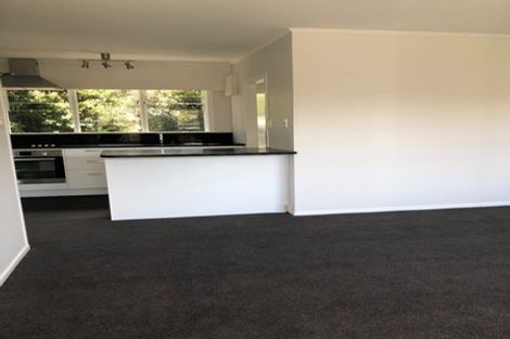 Photo of property in 6a Tallington Crescent, Torbay, Auckland, 0630