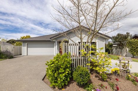 Photo of property in 75a Arataki Road, Havelock North, 4130