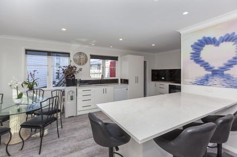 Photo of property in 122 Ruapehu Street, Paraparaumu, 5032