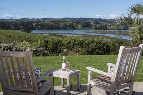 Photo of property in 169 Broomfields Road, Whitford, Howick, 2571