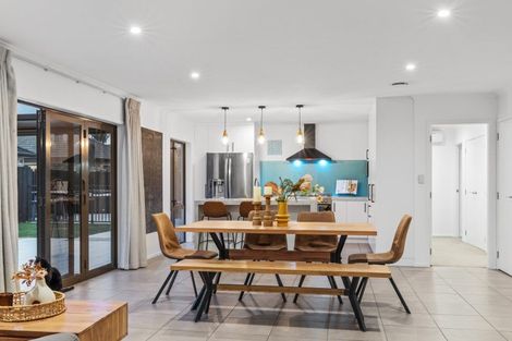 Photo of property in 8 Putaka Place, Papamoa Beach, Papamoa, 3118