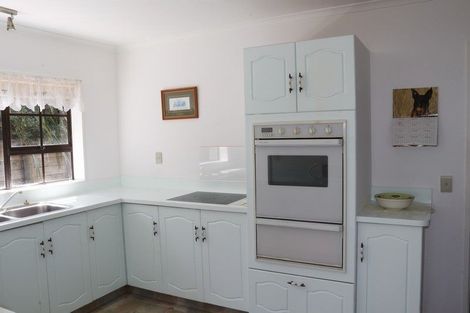 Photo of property in 28 Parkes Avenue, Saint Johns Hill, Whanganui, 4501