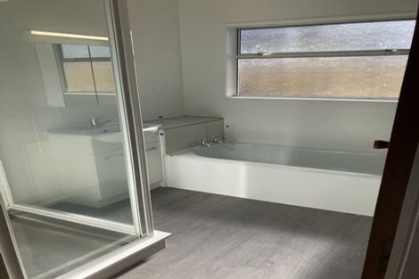 Photo of property in 52 Cascades Road, Pakuranga Heights, Auckland, 2010