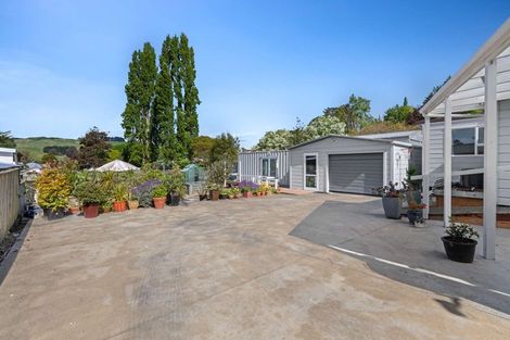 Photo of property in 8 Paraekaretu Street, Hunterville, 4730