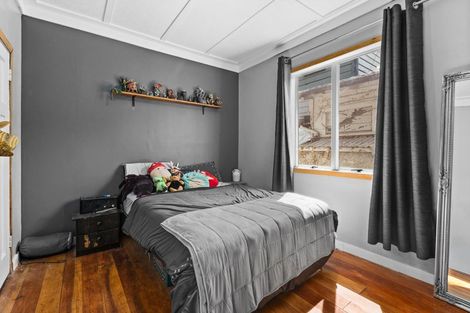 Photo of property in 5 Smale Terrace, Hospital Hill, Napier, 4110