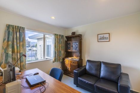 Photo of property in 66 Guildford Drive, Paraparaumu, 5032