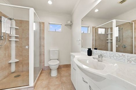 Photo of property in 6 San Ambrosio Rise, Henderson, Auckland, 0612