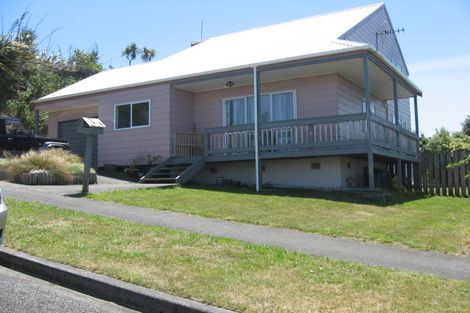 Photo of property in 9 Sunrise Heights, Feilding, 4702