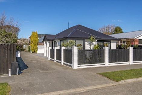 Photo of property in 10 Blighs Road, Strowan, Christchurch, 8052