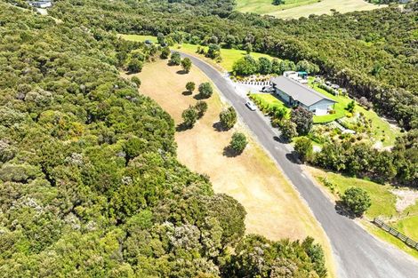 Photo of property in 129 Stratford Drive, Cable Bay, 0420