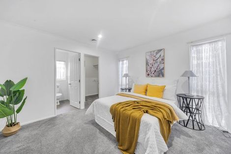 Photo of property in 2 Lockington Avenue, Henderson, Auckland, 0612