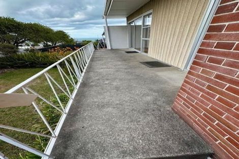 Photo of property in 1/33 Castor Bay Road, Castor Bay, Auckland, 0620