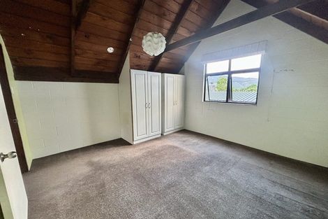 Photo of property in 5a Tapestry Grove, Silverstream, Upper Hutt, 5019