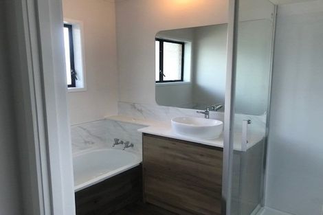 Photo of property in 5 Brockton Avenue, Conifer Grove, Takanini, 2112