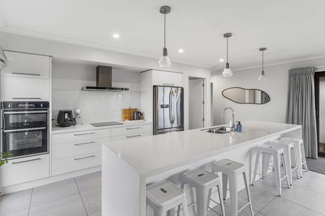 Photo of property in 129 Aviemore Drive, Highland Park, Auckland, 2010