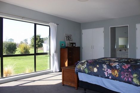 Photo of property in 75 Adelaide Road, Dannevirke, 4978