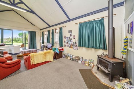 Photo of property in 14 Barclay Road, Okaiawa, Hawera, 4671