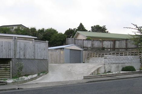 Photo of property in 28 Carluke Street, Paparangi, Wellington, 6037
