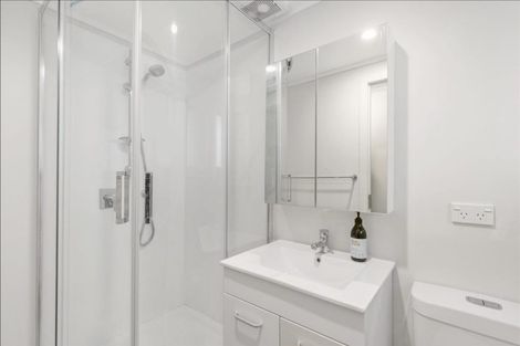 Photo of property in 2/386 Great South Road, Opaheke, Papakura, 2113