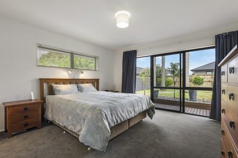 Photo of property in 19 Perotti Place, Conifer Grove, Takanini, 2112