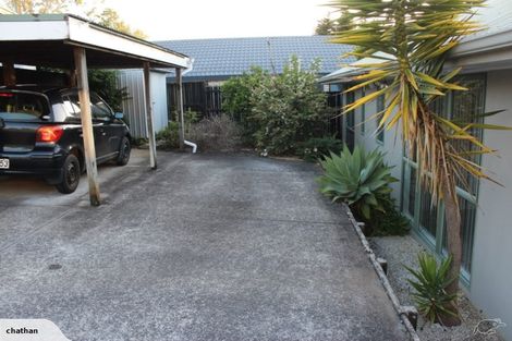 Photo of property in 76a Hepburn Road, Glendene, Auckland, 0602