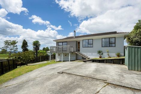Photo of property in 28 Beauchamp Drive, Massey, Auckland, 0614