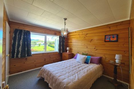 Photo of property in 70 Edward Street, Coromandel, 3506