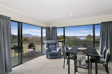 Photo of property in 38 Kinder Street, Acacia Bay, Taupo, 3330
