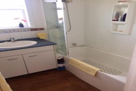 Photo of property in 158 Edmonton Road, Te Atatu South, Auckland, 0610