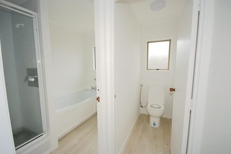Photo of property in 2/35 Fairlands Avenue, Waterview, Auckland, 1026