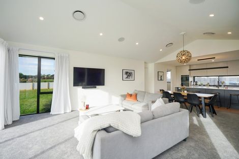 Photo of property in 6 Chatham Rise, Seaward Bush, Invercargill, 9812