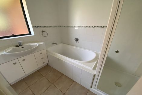 Photo of property in 42 Parkhill Road, Mellons Bay, Auckland, 2014