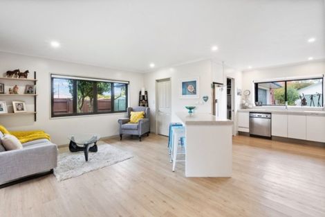 Photo of property in 3 Kenneth Place, Rototuna, Hamilton, 3210
