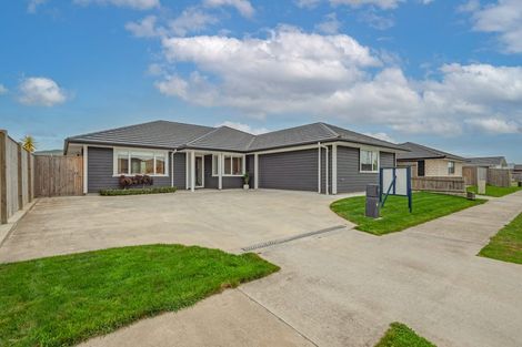 Photo of property in 26 Atlantic Drive, Fitzherbert, Palmerston North, 4410