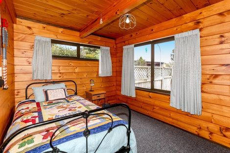 Photo of property in 5 Kaitake Place, Oakura, 4314