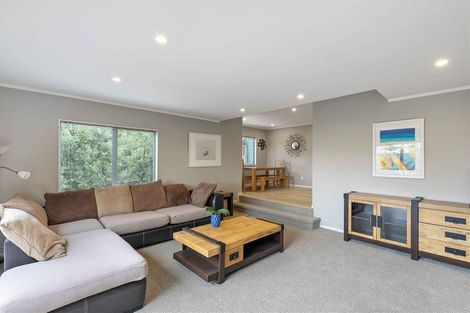 Photo of property in 2/19 Pemberton Avenue, Bayview, Auckland, 0629