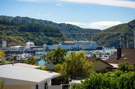 Photo of property in 6 Seaview Crescent, Picton, 7220