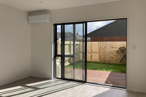 Photo of property in 13d Serjeant Street, Henderson, Auckland, 0612