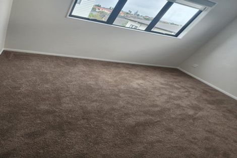 Photo of property in 4223b Great North Road, Glendene, Auckland, 0602