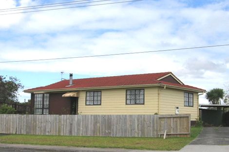 Photo of property in 55 Luckens Road, West Harbour, Auckland, 0618