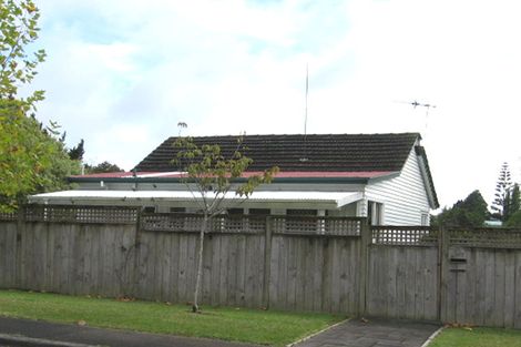 Photo of property in 13 Claverdon Drive, Massey, Auckland, 0614