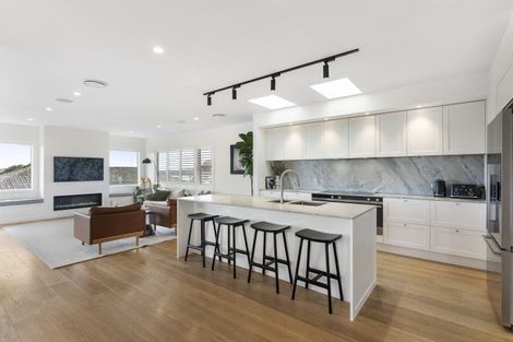 Photo of property in 87 Sylvan Avenue, Northcote, Auckland, 0627