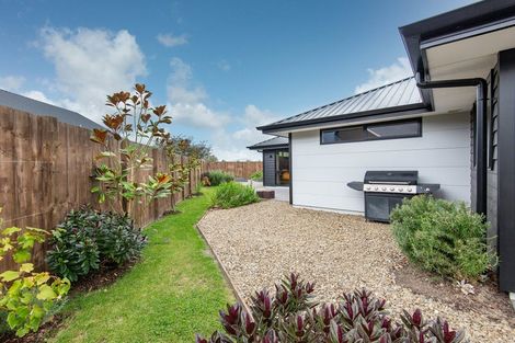 Photo of property in 10 Franks Place, Outram, 9019